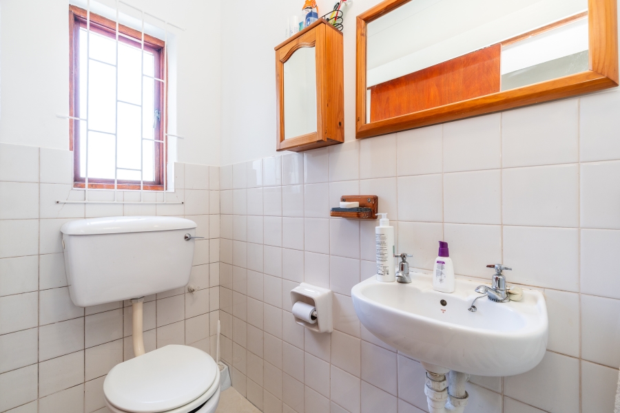 To Let 3 Bedroom Property for Rent in Pinelands Western Cape